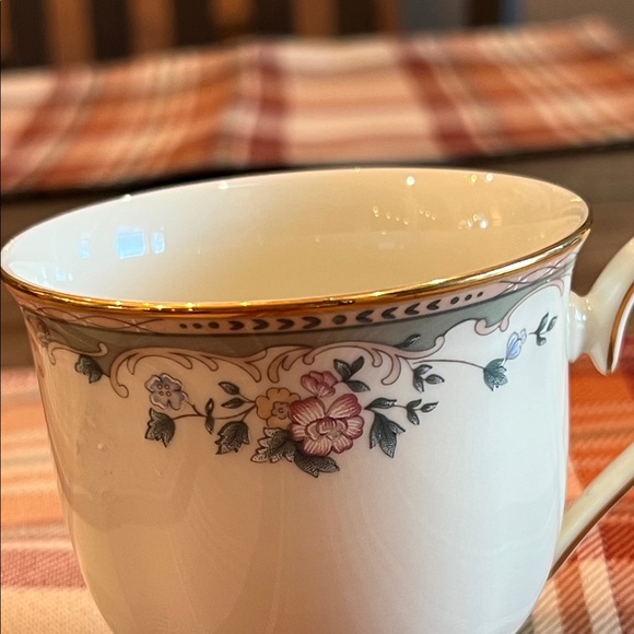Lenox American Home Collection “Spring Vista” Fine China Teacup - Picture 6 of 16